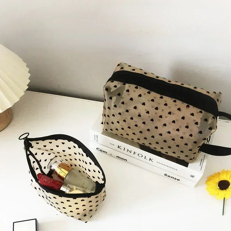 Heart-Shaped Nylon Mesh Cosmetic Bag with Zipper – Stylish Toiletry Organizer