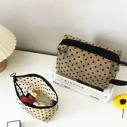 Heart-Shaped Nylon Mesh Cosmetic Bag with Zipper – Stylish Toiletry Organizer